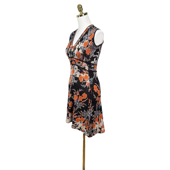 Woman’s BCBG Maxazria sleeveless silk blend floral knit dress size S - Picture 4 of 5